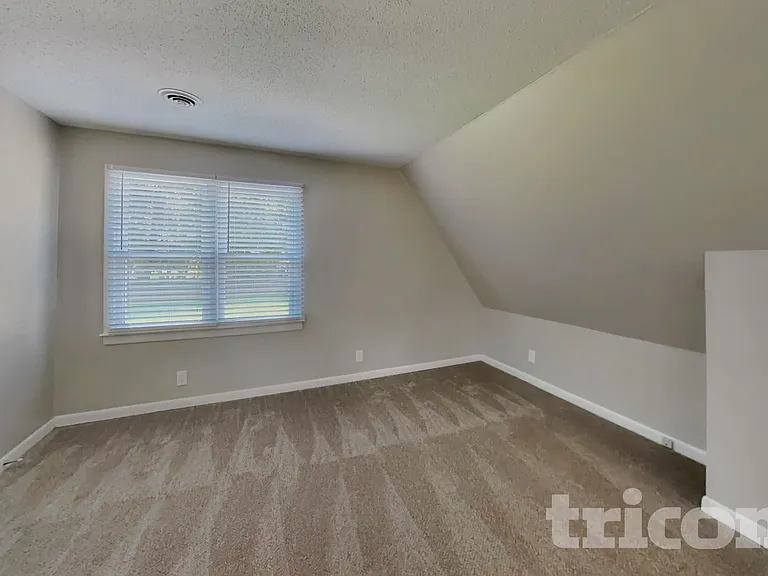 1706 Deerrun Rd — Photo 5