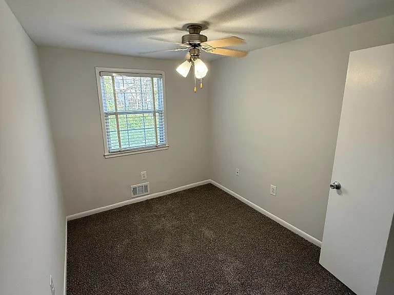 Longview — Photo 138