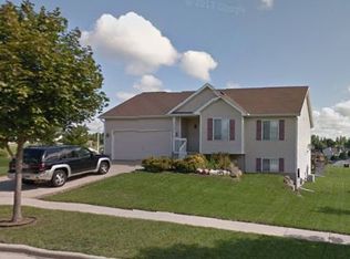 1001 Vista Ridge Dr, Mount Horeb, WI 53572