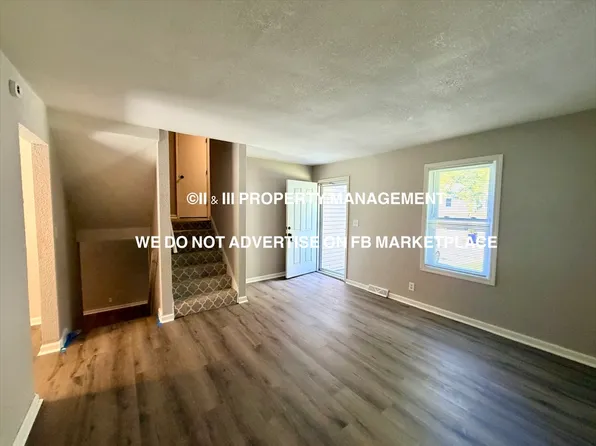 6123 Newton St, Overland Park, KS 66202