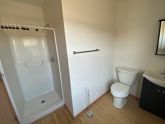 5th image of 409 N Broadway APT 32