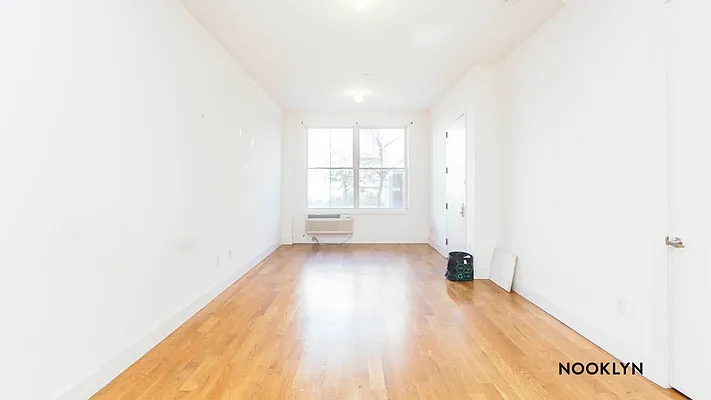 Rented by Nooklyn NYC LLC | media 22