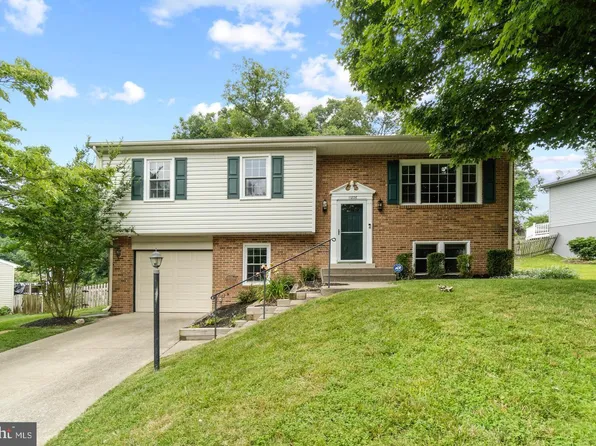 11876 Catoctin Dr, Woodbridge, VA 22192