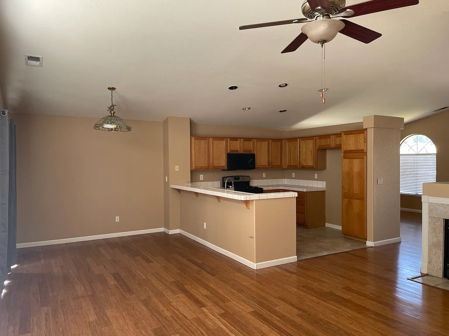 3 bed, 1473 sqft, $2,500 — Photo 4