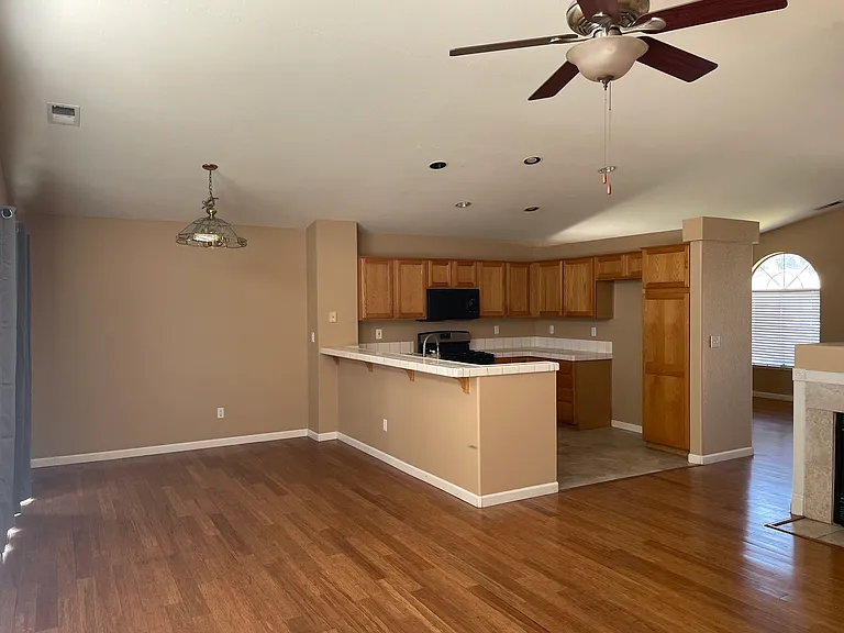 1966 Pin Oak Ln — Photo 4