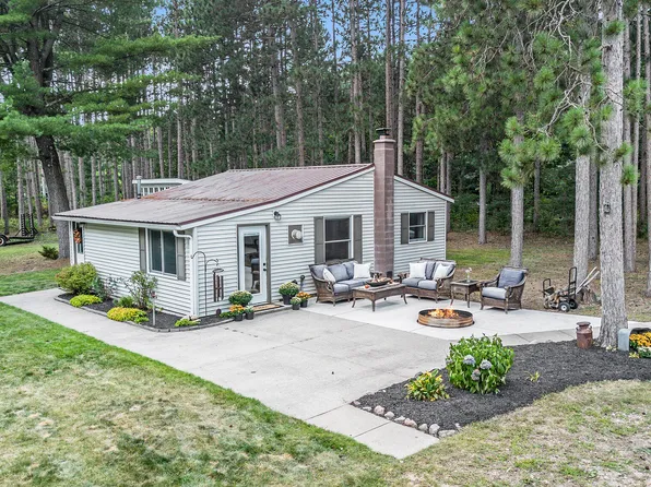5727 S Poplar Ave, Newaygo, MI 49337