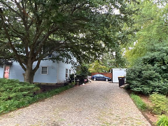 2nd image of 7850 Lucky Creek Ln