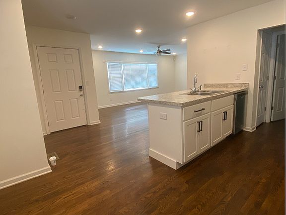 2nd image of 211 Church St #Z3