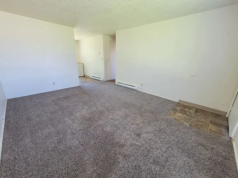 310 42nd St — Photo 1