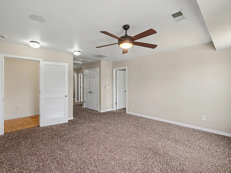 1042 Countess Ln — Photo 21