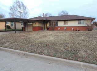 1608 Symphony Ln, Midwest City, OK 73130