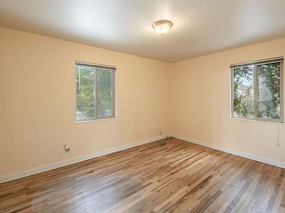 4th image of 2918 S Fisher Cir E