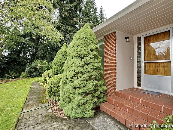 3rd image of 4518 NE 22nd Ave