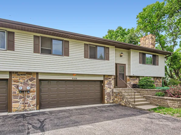 800 Martha Lake Ct, Shoreview, MN 55126