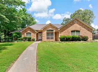 296 Oak Hill Dr, Powderly, TX 75473
