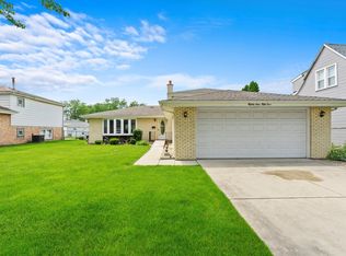 8954 Meade Ave, Oak Lawn, IL 60453