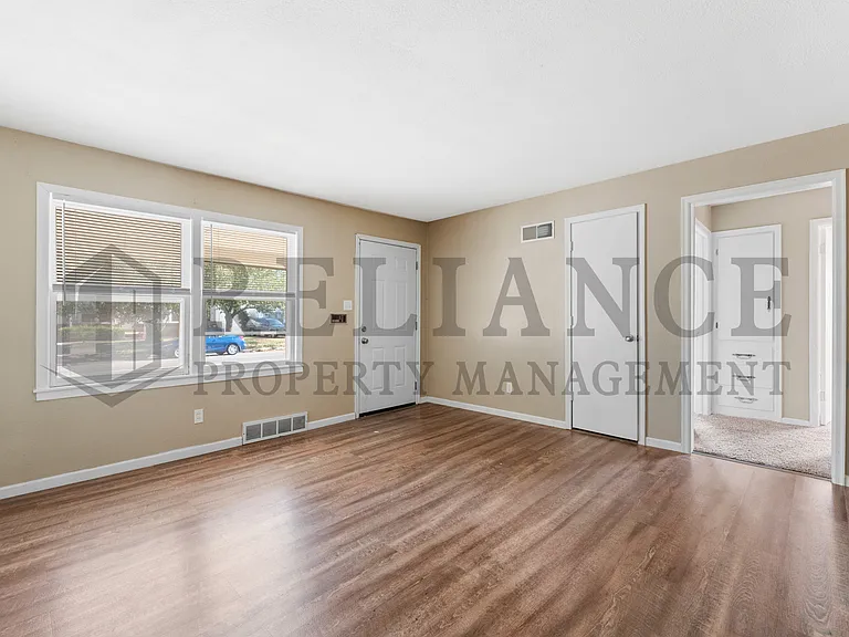 731 S Apache Dr — Photo 7
