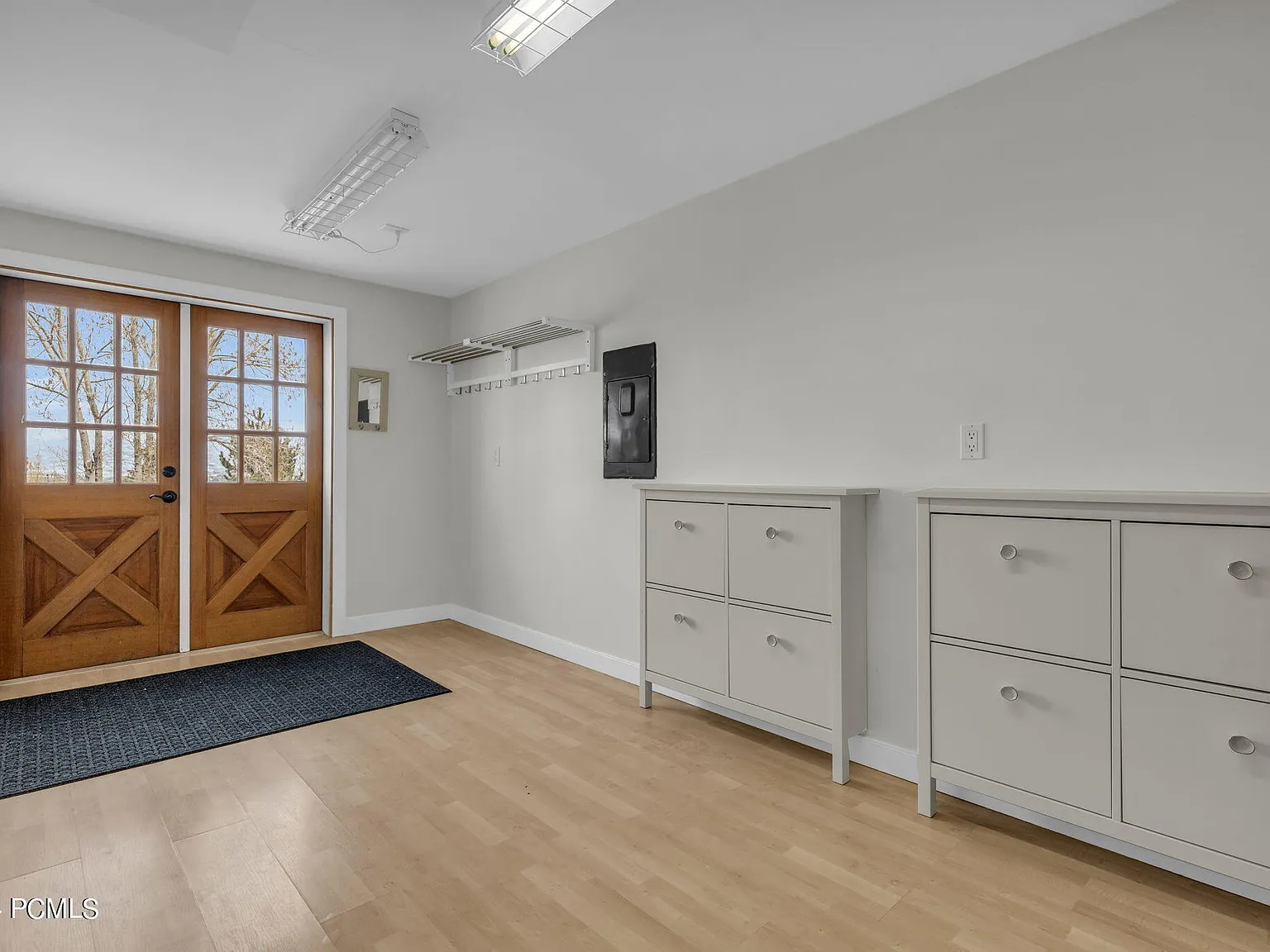 3 bed, 2.0 bath, 2000 sqft, $4,000 — Photo 4