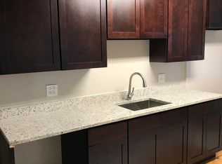 2825 W Nelson St #2W, Chicago, IL 60618