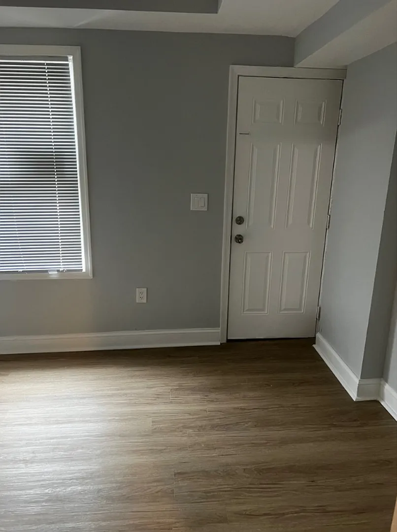2406 Wilkens Ave Private Room $900 (Private Bath) — Photo 4