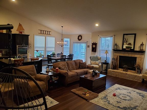 4th image of 7544 Basswood Dr