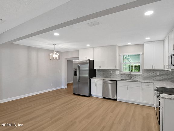 5th image of 1719 LOUVRE Drive