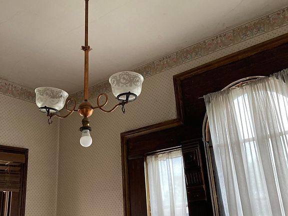 3rd image of 1008 Tippecanoe St #2