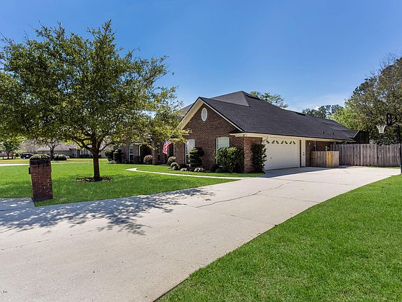 4th image of 1700 FAIRFAX Court