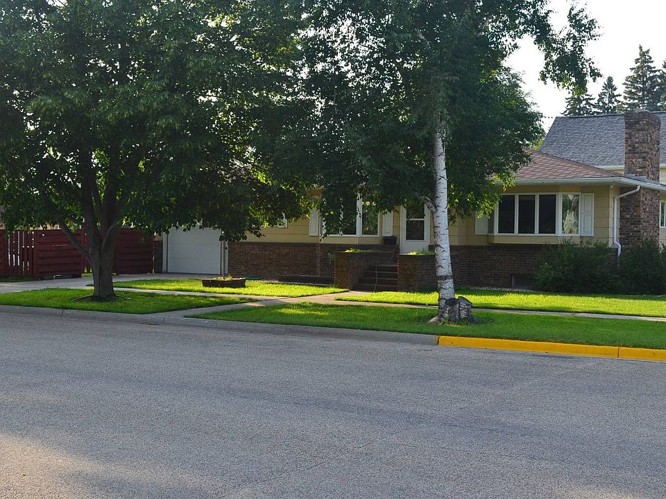 1st image of 104 10th St W