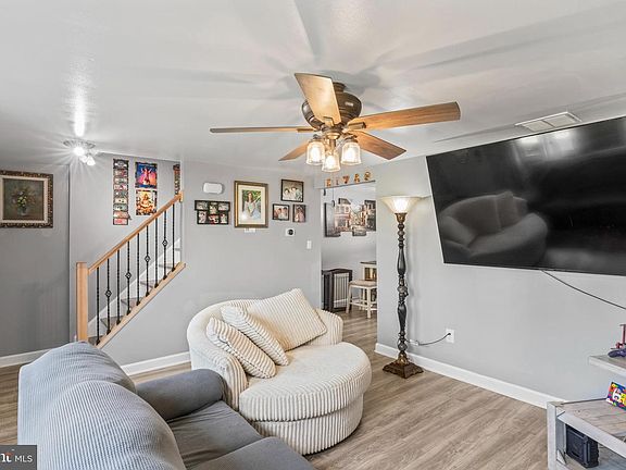 4th image of 1734 Heather Ln