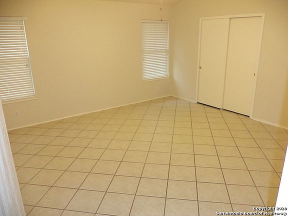4th image of 4601 Flagstone Dr