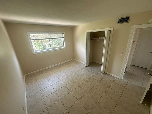 5th image of 637 NE 6th Ct APT I