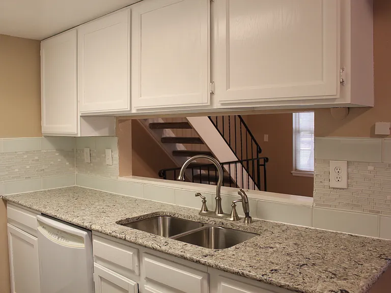 11 Amesbury St #11 — Photo 1