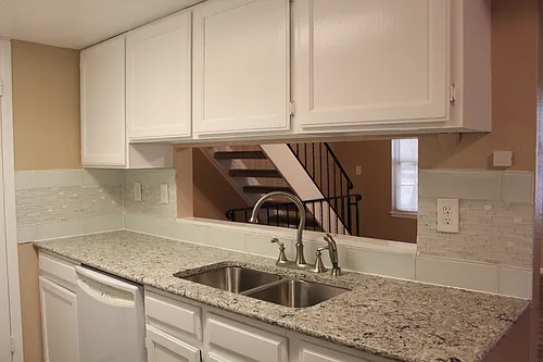 11 Amesbury St #11 Photo 1