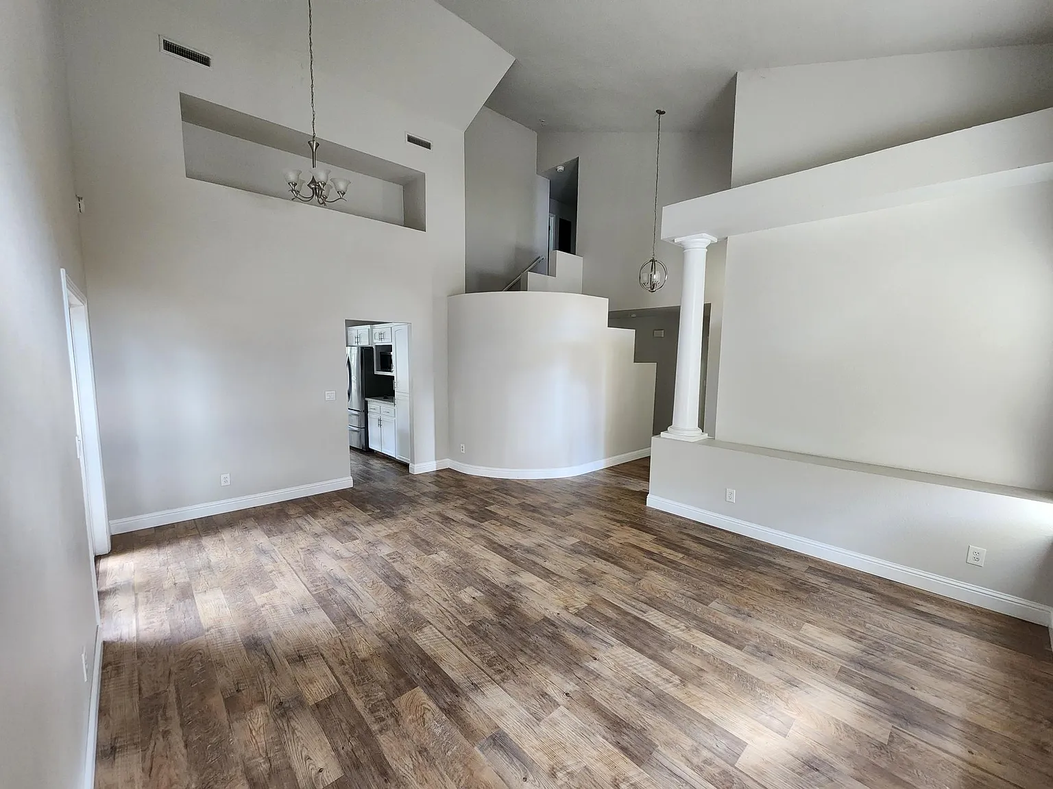 10348 N Doheny Dr — Photo 2