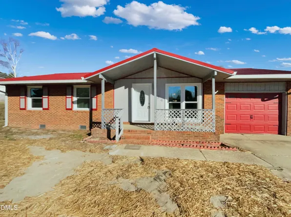 154 Rosebud St, Spring Lake, NC 28390