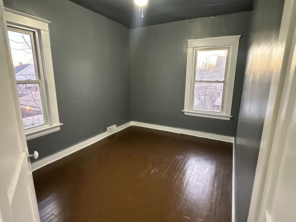 2nd image of 738 Eddy Rd #1