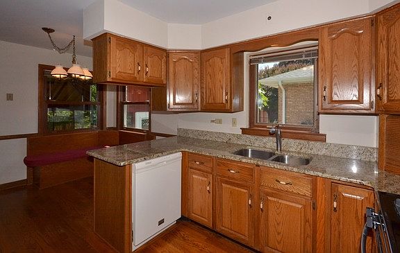 5th image of 10207 Kedvale Ave