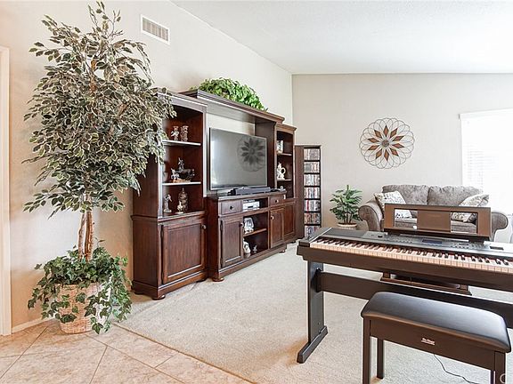 5th image of 709 Laroda Ct