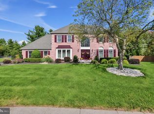 700 Fox Hollow Dr, Yardley, PA 19067