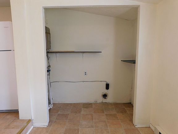 4th image of 427 South St