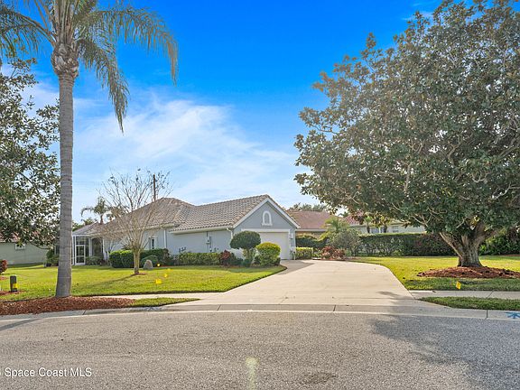 3rd image of 7437 Monterey Ct