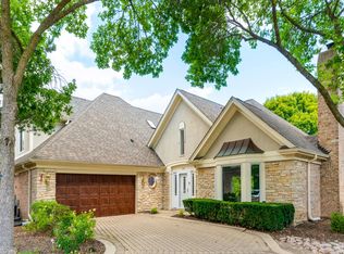 310 Rivershire Ct, Lincolnshire, IL 60069