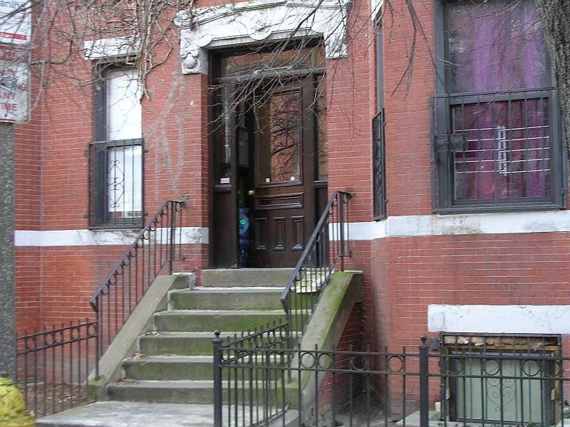 2nd image of 4 Symphony Rd #U2