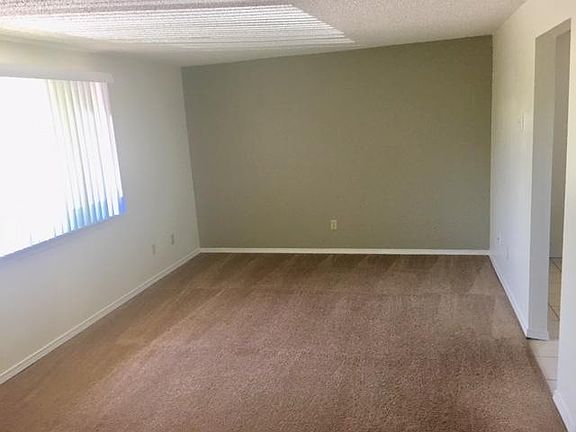 5th image of 5918 158th Avenue Ct E APT D