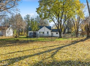 1709 N Riverside Dr, McHenry, IL 60050