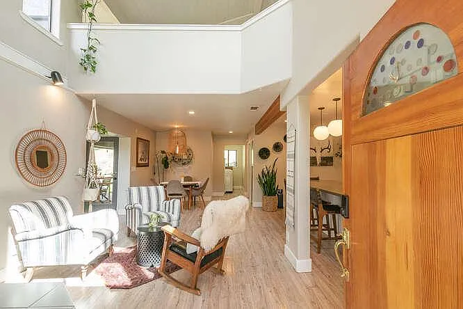 2 bed, 1702 sqft, $3,300 — Photo 4