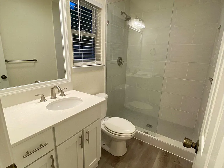 13307 Effingham St — Photo 15