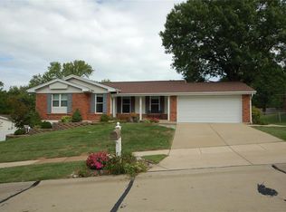 2575 Pioneer Dr, Saint Louis, MO 63129
