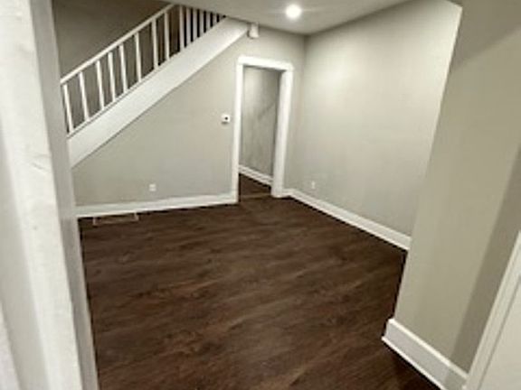 3rd image of 3330 Graceland Ave